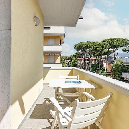 Comfy Apartment With Private Parking Near The Beach! Viareggio Esterno foto